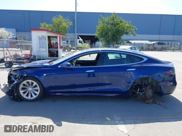 2017 Tesla Model S 100D с VIN 5YJSA1E25HF209284, выставлен на аукционе IAAI как лот 41953515 с пробегом 83 489 миль миль и . История ставок и продаж доступна на DreamBid. Изображение 15.