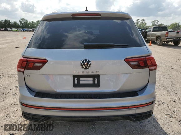 2022 Volkswagen Tiguan SE R-Line Black with VIN 3VVCB7AX6NM140264, listed as a Copart auction lot 55124815 with 28,340 mi miles and Salvage title. Bid and sale history available at DreamBid. Image 6.