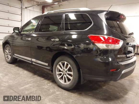 2015 Nissan Pathfinder SV z VIN 5N1AR2MM9FC632565, wystawiony jako IAAI lot #42250526 z przebiegiem 132 996 mil mil oraz . Historia ofert i sprzedaży dostępna na DreamBid. Obrazek 3.