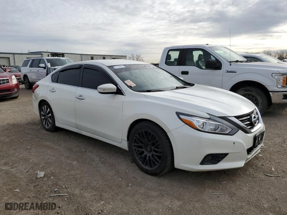 2017 Nissan Altima 2.5 SR with VIN 1N4AL3AP4HC172895, listed as a Copart auction lot 50276095 with 240,274 mi miles and Clean Title. Bid and sale history available at carsss.com. Image 4.