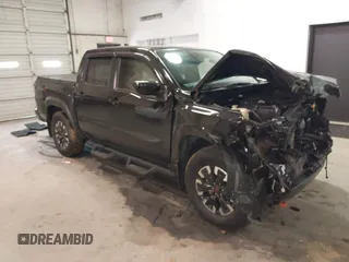 2024 Nissan Frontier Pro-X z VIN 1N6ED1EJ4RN625533, wystawiony jako IAAI lot #41107488 z przebiegiem 16 221 mil mil oraz . Historia ofert i sprzedaży dostępna na DreamBid. Obrazek 1.