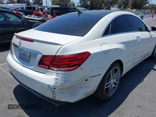 2014 Mercedes-Benz E 350 z VIN WDDKJ5KB6EF248751, wystawiony jako IAAI lot #42316139 z przebiegiem 131 183 mil mil oraz . Historia ofert i sprzedaży dostępna na DreamBid. Obrazek 6.