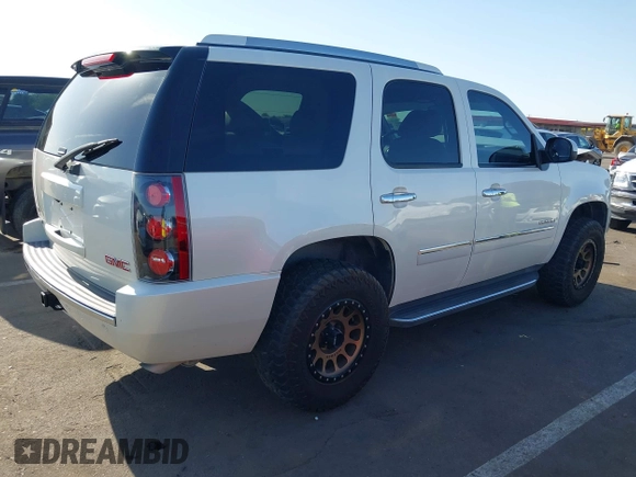 2010 GMC Yukon Denali with VIN 1GKUKEEF1AR224997, listed as a IAAI auction lot 42056472 with 81,314 mi miles. Bid and sale history available at carsss.com. Image 4.