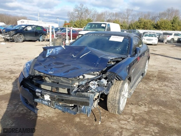 2008 Hyundai Tiburon GT with VIN KMHHN66F88U278938, listed as a IAAI auction lot 41490527 with 200,669 mi miles. Bid and sale history available at carsss.com. Image 2.