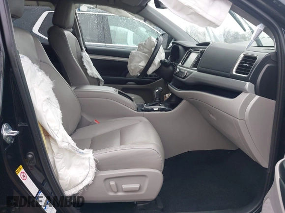 2019 Toyota Highlander SE with VIN 5TDJZRFH3KS732604, listed as a IAAI auction lot 41660910 with Not provided miles and . Bid and sale history available at DreamBid. Image 5.