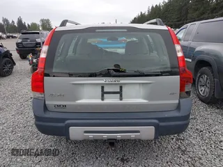 2005 Volvo XC70 with VIN YV1SZ592151195652, listed as a IAAI auction lot 42125275 with 183,928 mi miles and . Bid and sale history available at DreamBid. Image 17.