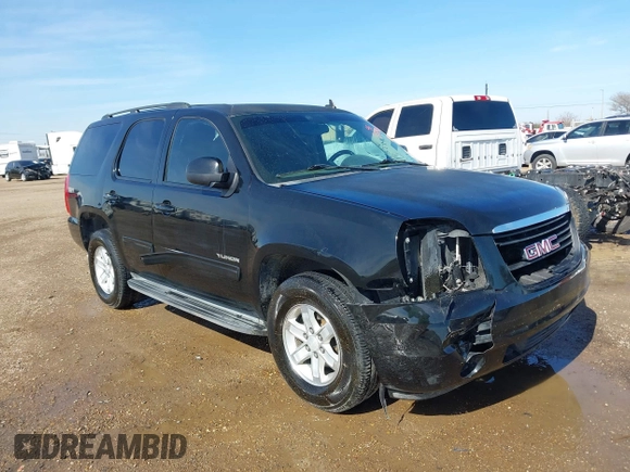 2011 GMC Yukon SLE with VIN 1GKS1AE01BR108215, listed as a IAAI auction lot 41379402 with 195,171 mi miles. Bid and sale history available at carsss.com. Image 1.