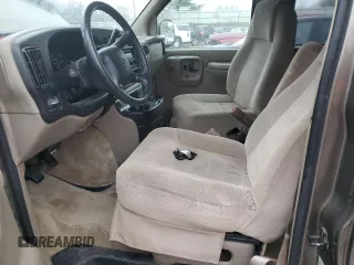 2002 Chevrolet Express with VIN 1GBFG15R221233379, listed as a Copart auction lot 80427284 with 131,000 mi miles and Salvage Title. Bid and sale history available at carsss.com. Image 7.