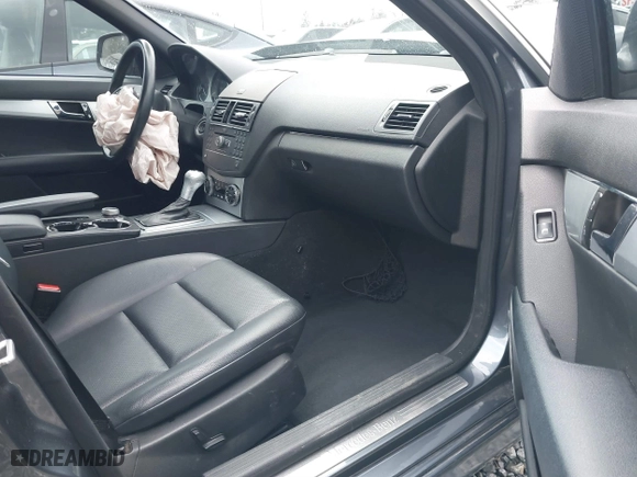 2008 Mercedes-Benz C-Class 3.0L Sport with VIN WDDGF54X28R013010, listed as a IAAI auction lot 41532221 with 210,620 mi miles. Bid and sale history available at carsss.com. Image 5.