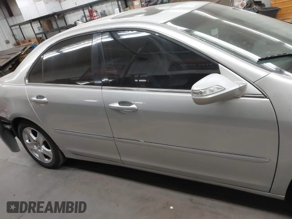 2006 Acura RL with VIN JH4KB16596C008101, listed as a IAAI auction lot 41939783 with Not provided miles and . Bid and sale history available at DreamBid. Image 13.