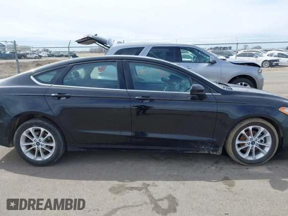 2019 Ford Fusion SE with VIN 3FA6P0H71KR255482, listed as a IAAI auction lot 41890864 with 125,077 mi miles. Bid and sale history available at carsss.com. Image 13.