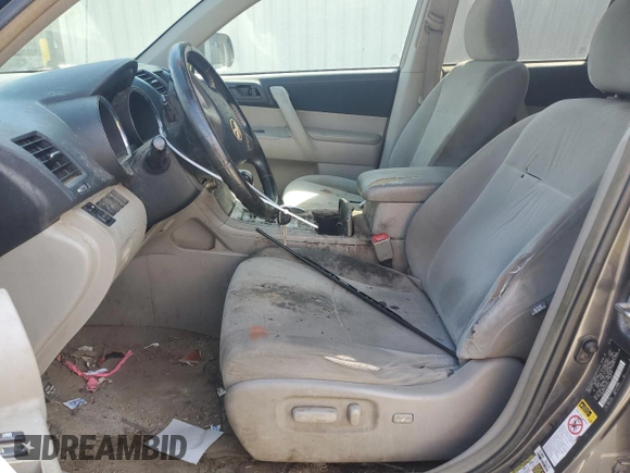 2010 Toyota Highlander with VIN 5TDBK3EH5AS024019, listed as a Copart auction lot 51076215 with 259,899 mi miles and Salvage title. Bid and sale history available at DreamBid. Image 7.