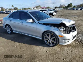 2014 Mercedes-Benz C 250 Sport z VIN WDDGF4HB6EA956715, wystawiony jako Copart lot #49494805 z przebiegiem 71 034 mil mil oraz Szkoda całkowita • Salvage title. Historia ofert i sprzedaży dostępna na DreamBid. Obrazek 4.