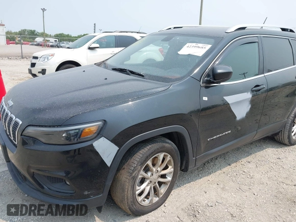 2019 Jeep Cherokee Latitude z VIN 1C4PJLCB2KD114541, wystawiony jako IAAI lot #42399685 z przebiegiem 174 052 mil mil oraz . Historia ofert i sprzedaży dostępna na DreamBid. Obrazek 6.