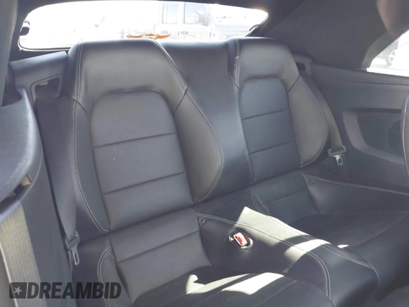 2017 Ford Mustang EcoBoost Premium z VIN 1FATP8UH9H5266676, wystawiony jako IAAI lot #42498829 z przebiegiem 24 255 mil mil oraz . Historia ofert i sprzedaży dostępna na DreamBid. Obrazek 8.