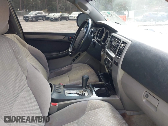 2004 Toyota 4Runner SR5 z VIN JTEZU14R940025085, wystawiony jako IAAI lot #41767362 z przebiegiem 250 600 mil mil oraz . Historia ofert i sprzedaży dostępna na DreamBid. Obrazek 5.