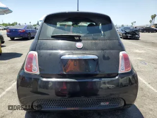 2013 FIAT 500e z VIN 3C3CFFGE4DT744858, wystawiony jako Copart lot #57915225 z przebiegiem 68 295 mil mil oraz Tytuł czysty. Historia ofert i sprzedaży dostępna na DreamBid. Obrazek 6.