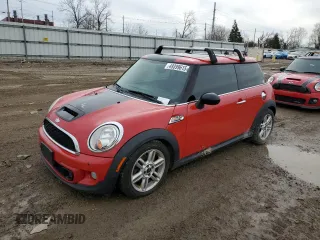 2012 MINI Hardtop S z VIN WMWSV3C54CTY19371, wystawiony jako Copart lot #49399615 z przebiegiem 240 306 mil mil oraz Szkoda całkowita • Salvage title. Historia ofert i sprzedaży dostępna na DreamBid. Obrazek 1.