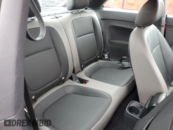 2015 Volkswagen Beetle Fleet Edition with VIN 3VWF17AT6FM603112, listed as a Copart auction lot 47322905 with 95,912 mi miles and Clean title. Bid and sale history available at DreamBid. Image 10.