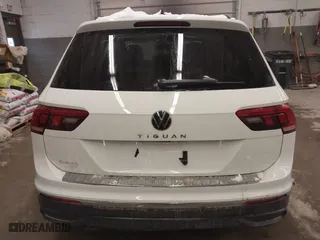 2024 Volkswagen Tiguan S with VIN 3VVRB7AX1RM050617, listed as a IAAI auction lot 41247769 with 20,699 mi miles. Bid and sale history available at carsss.com. Image 17.
