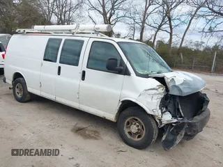 2008 Chevrolet City Express Cargo z VIN 1GCGG29K081189118, wystawiony jako IAAI lot #41727371 z przebiegiem 207 161 mil mil oraz . Historia ofert i sprzedaży dostępna na DreamBid. Obrazek 1.