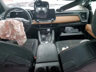 2024 GMC Canyon 4WD AT4 z VIN 1GTP6DEK8R1110641, wystawiony jako Copart lot #44864765 z przebiegiem 15 319 mil mil oraz Szkoda całkowita • Salvage title. Historia ofert i sprzedaży dostępna na DreamBid. Obrazek 8.