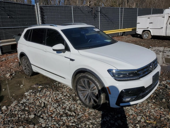 2020 Volkswagen Tiguan SEL Premium R-Line with VIN 3VV4B7AX3LM151191, listed as a Copart auction lot 86322014 with 37,748 mi miles and Salvage Title. Bid and sale history available at carsss.com. Image 4.
