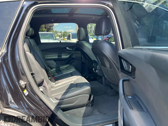 2017 Audi Q7 Premium Plus with VIN WA1LAAF74HD011084, listed as a Copart auction lot 62784675 with 167,905 mi miles and Clean title. Bid and sale history available at DreamBid. Image 6.