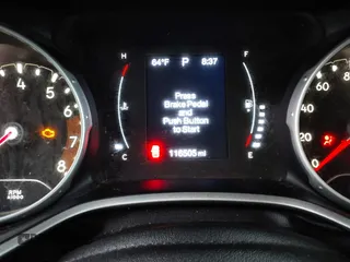 2017 Jeep Compass Latitude с VIN 3C4NJDBB7HT679532, выставлен на аукционе IAAI как лот 42228130 с пробегом 116 505 миль миль и . История ставок и продаж доступна на DreamBid. Изображение 16.