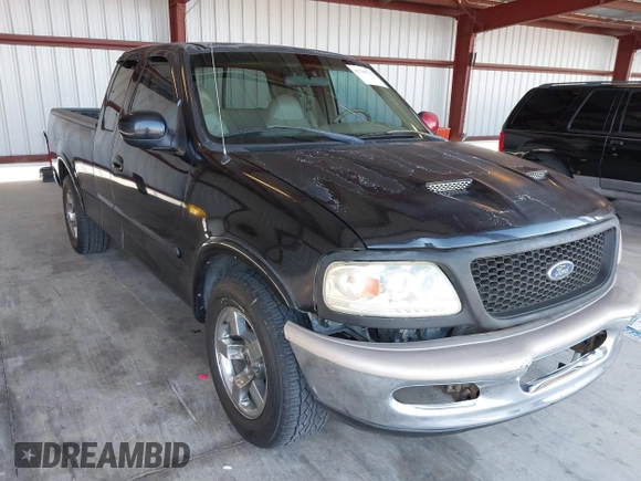 2001 Ford F-150 XL z VIN 1FTRX17L31KF27691, wystawiony jako IAAI lot #42749733 z przebiegiem 198 790 mil mil oraz . Historia ofert i sprzedaży dostępna na DreamBid. Obrazek 1.