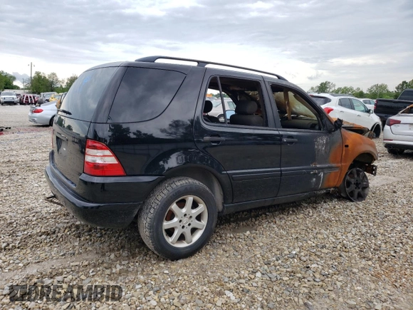 1999 Mercedes-Benz M 320/430/500 z VIN 4JGAB72E0XA088242, wystawiony jako Copart lot #54570284 z przebiegiem Nie podano mil oraz Szkoda całkowita • Salvage title. Historia ofert i sprzedaży dostępna na DreamBid. Obrazek 3.