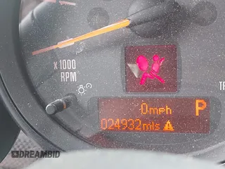 2015 MINI Convertible S с VIN WMWZP3C53FT708047, выставлен на аукционе IAAI как лот 42617704 с пробегом 24 932 миль миль и . История ставок и продаж доступна на DreamBid. Изображение 14.