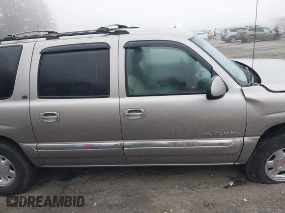 2002 GMC Yukon XL SLT with VIN 3GKFK16Z52G136241, listed as a IAAI auction lot 41879021 with 1 mi miles. Bid and sale history available at carsss.com. Image 13.