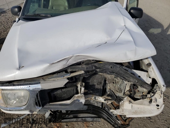 2000 Mercury Mountaineer with VIN 4M2DU66P8YUJ15148, listed as a Copart auction lot 84107204 with 194,511 mi miles and Salvage title. Bid and sale history available at DreamBid. Image 13.