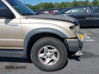 2001 Toyota Tacoma z VIN 5TEWN72N61Z746662, wystawiony jako IAAI lot #42325016 z przebiegiem 194 459 mil mil oraz . Historia ofert i sprzedaży dostępna na DreamBid. Obrazek 12.