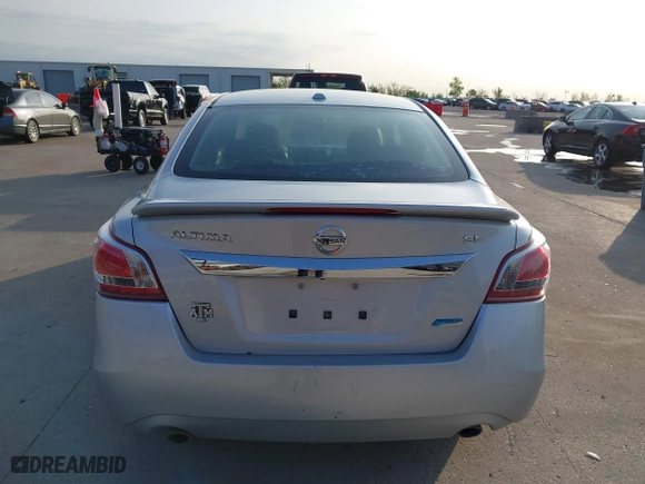 2013 Nissan Altima 2.5 SL with VIN 1N4AL3AP0DN417223, listed as a IAAI auction lot 41888931 with 230,608 mi miles. Bid and sale history available at carsss.com. Image 17.