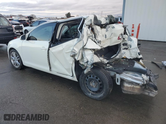 2005 Volkswagen Jetta Sedan 2.5L with VIN 3VWSG71K85M641623, listed as a Copart auction lot 84705244 with 135,685 mi miles and Salvage Title. Bid and sale history available at carsss.com. Image 2.