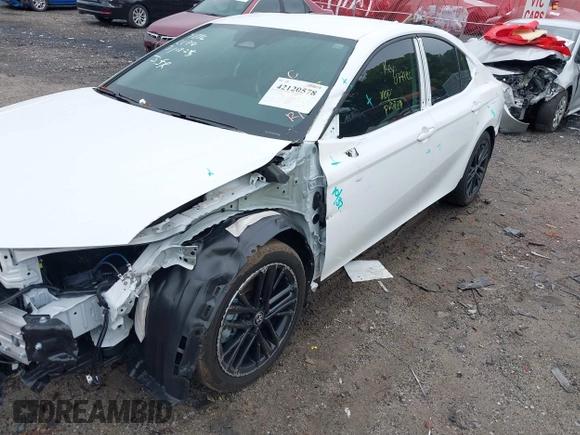 2025 Toyota Camry LE z VIN 4T1DAACK6SU545886, wystawiony jako IAAI lot #42120578 z przebiegiem Nie podano mil oraz . Historia ofert i sprzedaży dostępna na DreamBid. Obrazek 18.