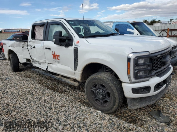 2023 Ford F-250 XL with VIN 1FT8W2BA7PEE01027, listed as a Copart auction lot 74254724 with 17,466 mi miles and Salvage title. Bid and sale history available at DreamBid. Image 4.