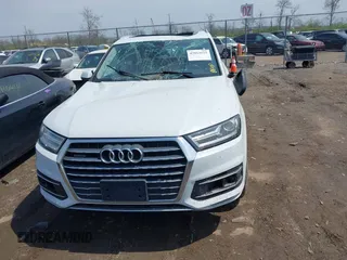 2017 Audi Q7 Premium Plus z VIN WA1LAAF74HD043775, wystawiony jako IAAI lot #42013115 z przebiegiem 68 519 mil mil oraz . Historia ofert i sprzedaży dostępna na DreamBid. Obrazek 12.