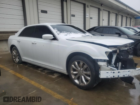 2016 Chrysler 300 Anniversary Edition with VIN 2C3CCARG9GH112042, listed as a Copart auction lot 44811485 with 106,535 mi miles and Salvage Title. Bid and sale history available at DreamBid. Image 4.
