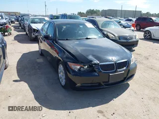 2006 BMW 3 Series 330i with VIN WBAVB335X6PS11101, listed as a IAAI auction lot 41656554 with 136,673 mi miles. Bid and sale history available at carsss.com. Image 1.