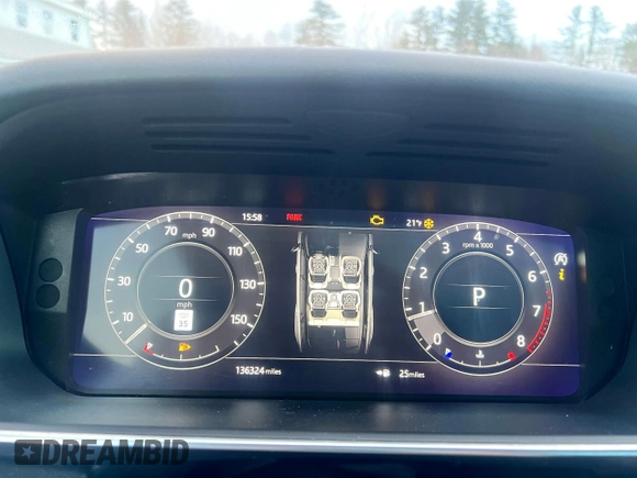 2018 Land Rover Range Rover Sport SE with VIN SALWG2RV3JA699712, listed as a Copart auction lot 88499055 with 136,324 mi miles and Clean title. Bid and sale history available at DreamBid. Image 8.