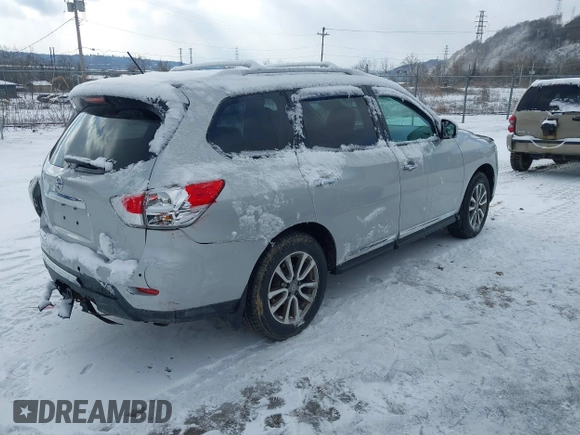 2015 Nissan Pathfinder Platinum z VIN 5N1AR2MM1FC675197, wystawiony jako IAAI lot #41595067 z przebiegiem 96 135 mil mil oraz . Historia ofert i sprzedaży dostępna na DreamBid. Obrazek 4.
