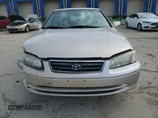 2001 Toyota Camry CE z VIN 4T1BG22K61U765881, wystawiony jako Copart lot #56186975 z przebiegiem 159 817 mil mil oraz Czysty tytuł • Clean title. Historia ofert i sprzedaży dostępna na DreamBid. Obrazek 5.