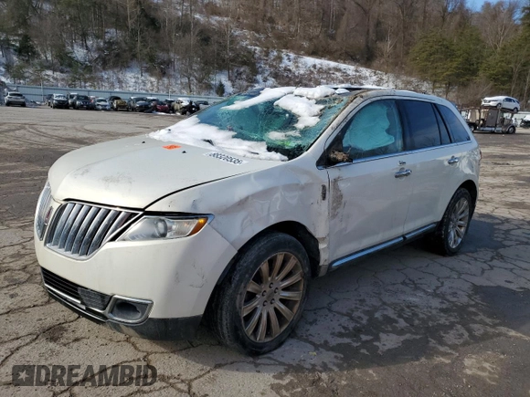 2013 Lincoln MKX with VIN 2LMDJ8JK8DBL08552, listed as a Copart auction lot 88320535 with 181,775 mi miles and Salvage Title. Bid and sale history available at carsss.com. Image 1.