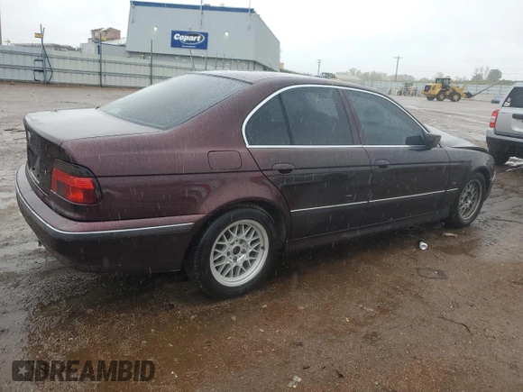 2000 BMW 5 Series 528i z VIN WBADM6341YGU26450, wystawiony jako Copart lot #55831915 z przebiegiem 136 499 mil mil oraz Szkoda całkowita • Salvage title. Historia ofert i sprzedaży dostępna na DreamBid. Obrazek 3.