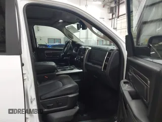 2017 Ram 1500 Night z VIN 1C6RR7MT8HS837693, wystawiony jako IAAI lot #42157251 z przebiegiem 71 829 mil mil oraz . Historia ofert i sprzedaży dostępna na DreamBid. Obrazek 5.