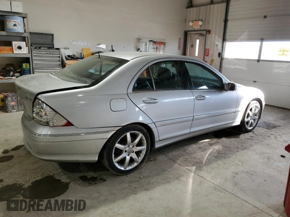 2005 Mercedes-Benz C 240 with VIN WDBRF81J05F644435, listed as a Copart auction lot 88741485 with 145,003 mi miles and Salvage Title. Bid and sale history available at DreamBid. Image 3.