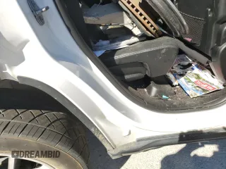 2019 Jeep Grand Cherokee Laredo E z VIN 1C4RJEAG8KC556538, wystawiony jako Copart lot #50733865 z przebiegiem Nie podano mil oraz Nie do naprawy • Non repairable. Historia ofert i sprzedaży dostępna na DreamBid. Obrazek 12.